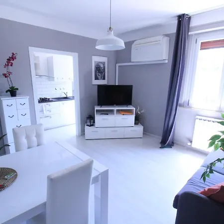 The White House סיינה