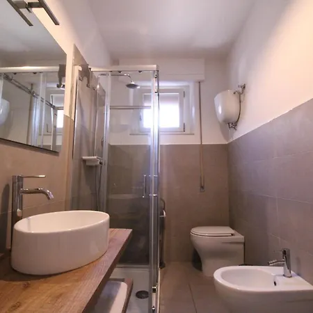 The White House * סיינה