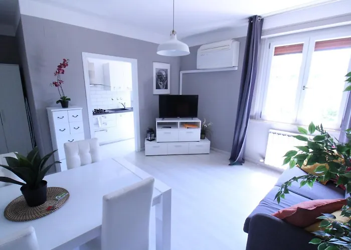 The White House סיינה