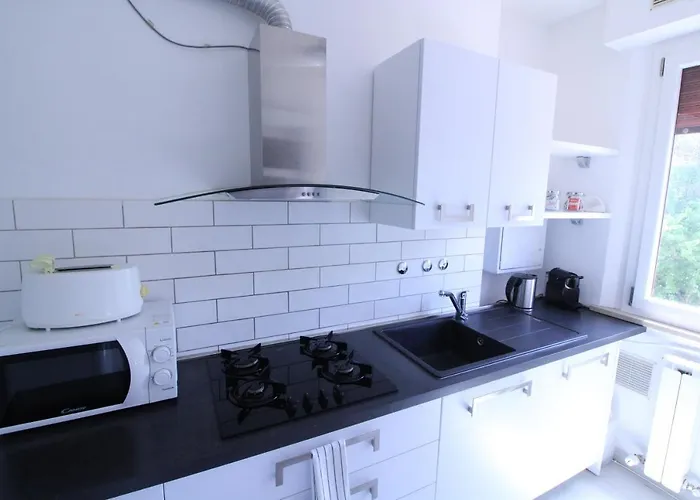 The White House * סיינה